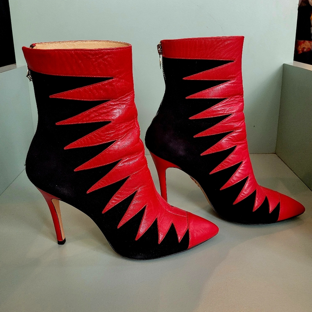 Vintage Charlotte Olympia red / black leather ankle boots. Size: 38 (US: 8B)